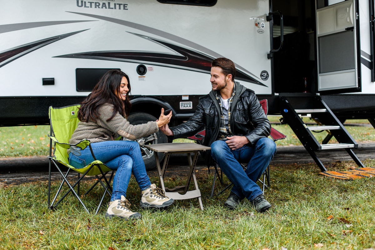 What Is the Difference Between an RV, Camper and a Motorhome?